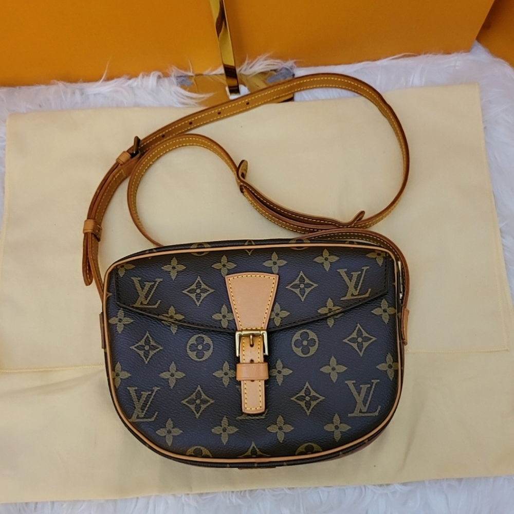 ❌️SOLD❌️Louis Vuitton Jeune Fille PM 💯% Authentic Crossbody Bag - Picture 1 of 17